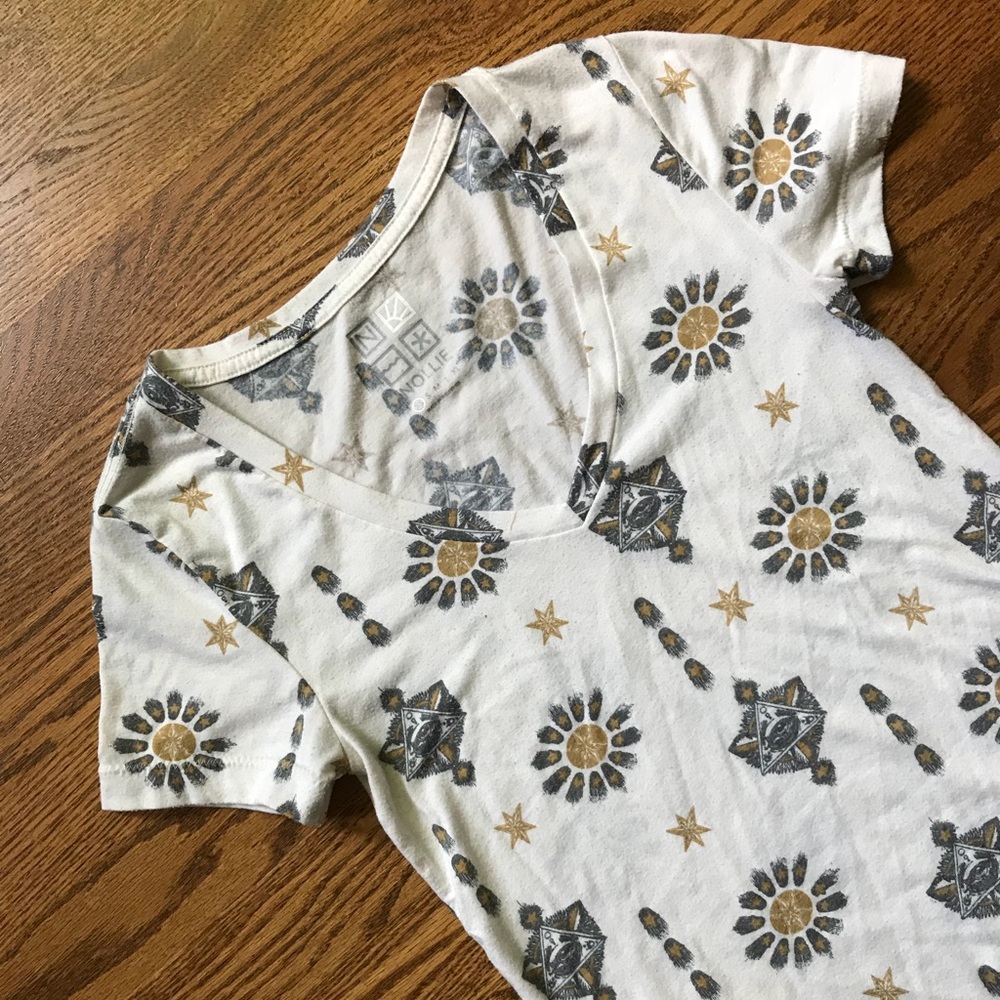 Patterned V Neck Tee